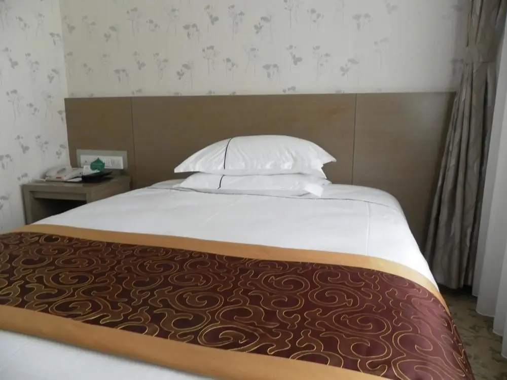 Вэйхай: Rongcheng Celebrity Hotel High Speed Rail Station Shop