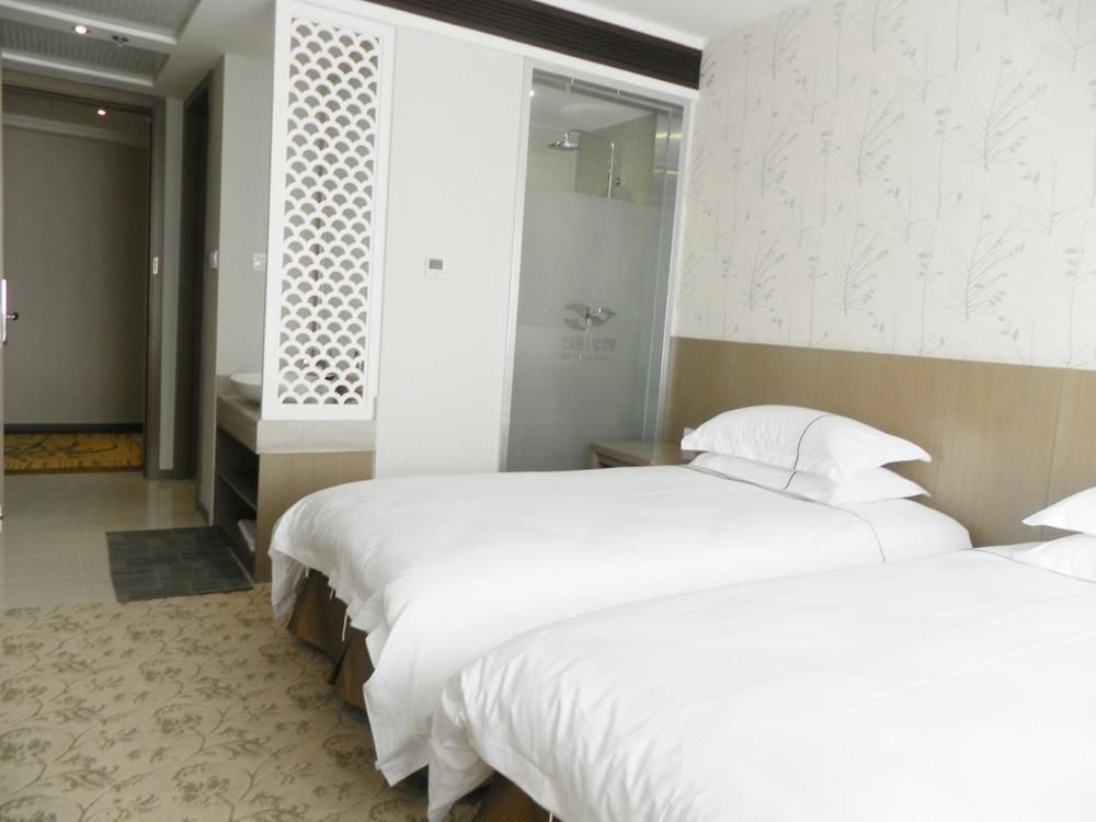 Вэйхай: Rongcheng Celebrity Hotel High Speed Rail Station Shop