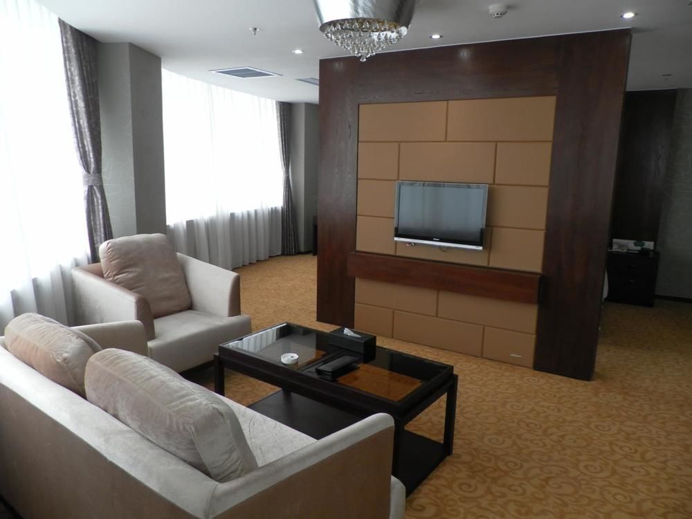 Вэйхай: Rongcheng Celebrity Hotel High Speed Rail Station Shop