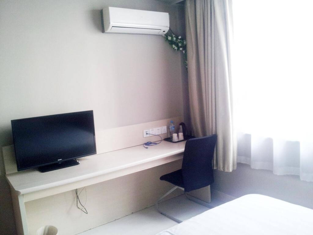 Lejia Business Chain Hotel — фото 1