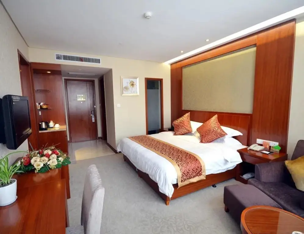 Цзясинь: Austrian Hotel