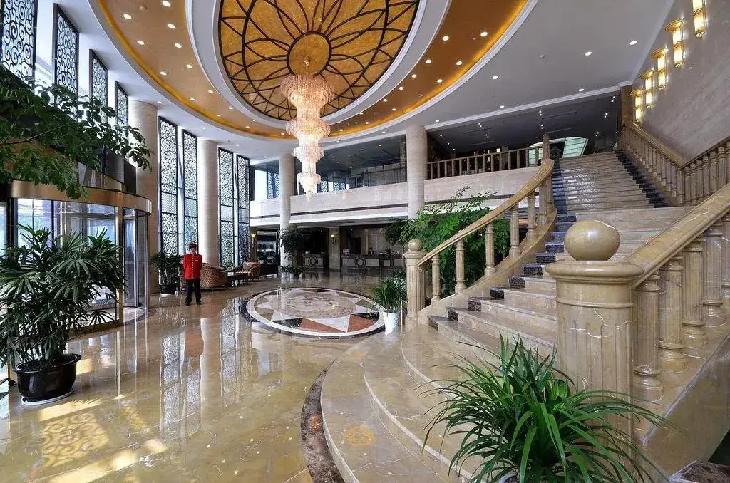 Цзясинь: Austrian Hotel