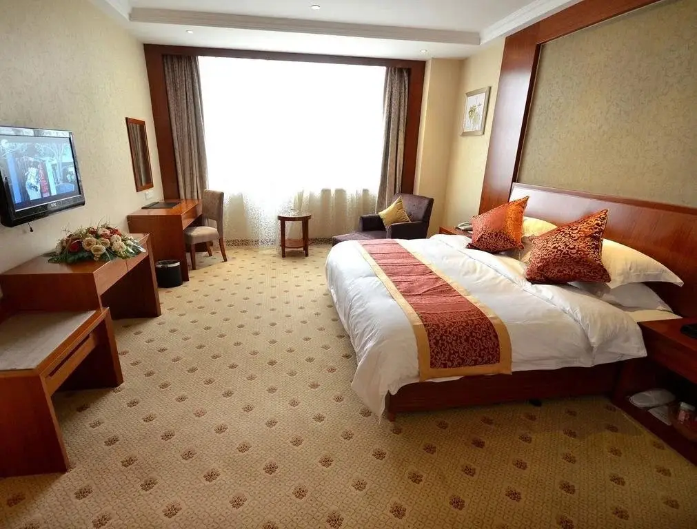 Цзясинь: Austrian Hotel