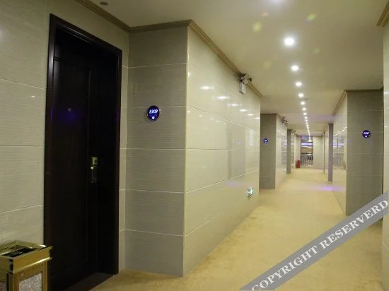 Чжуншань: Baiyi Hotel