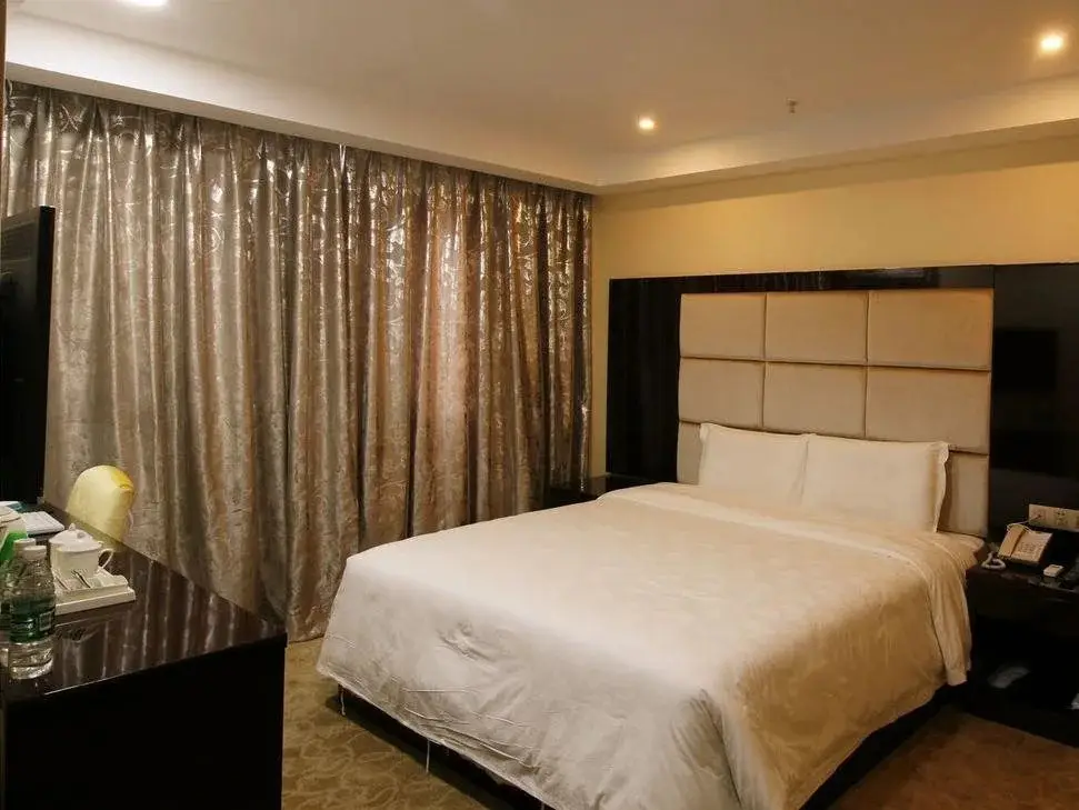 Чжухай: Chun Shang Hotel (Zhuhai Gongbei Port Pedestrian Street)