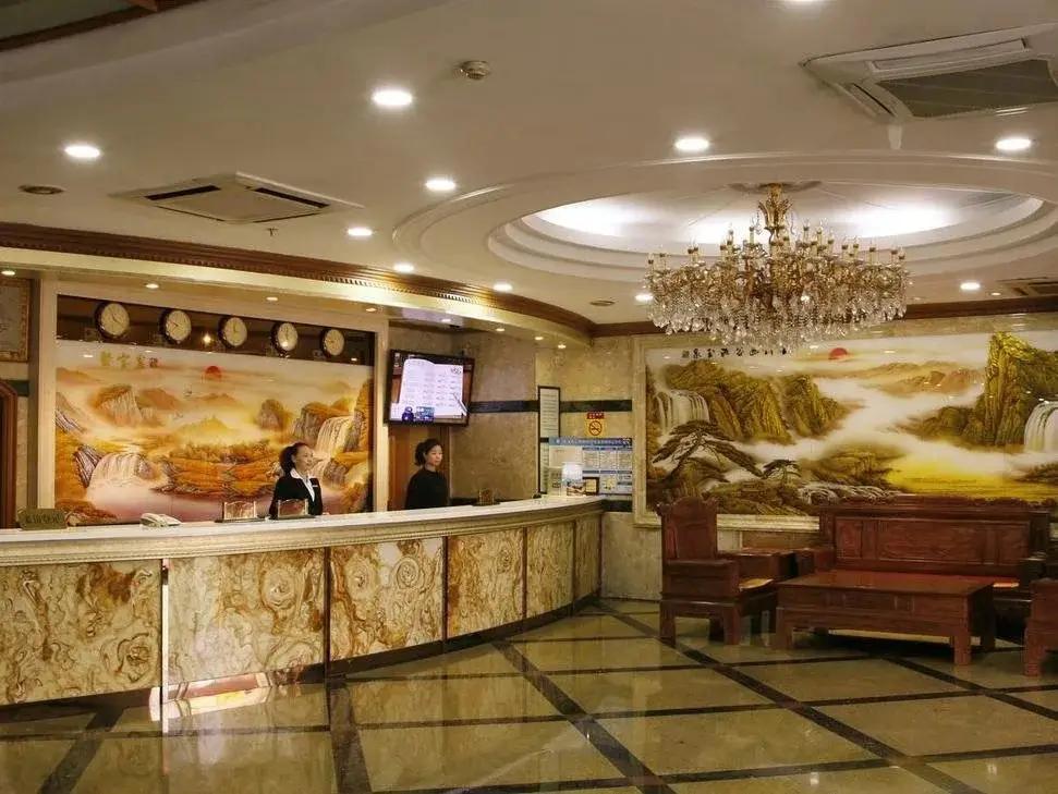Чжухай: Chun Shang Hotel (Zhuhai Gongbei Port Pedestrian Street)
