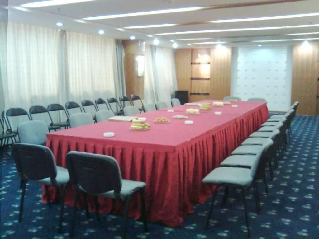 Чжэнчжоу: Jinhe Hotel