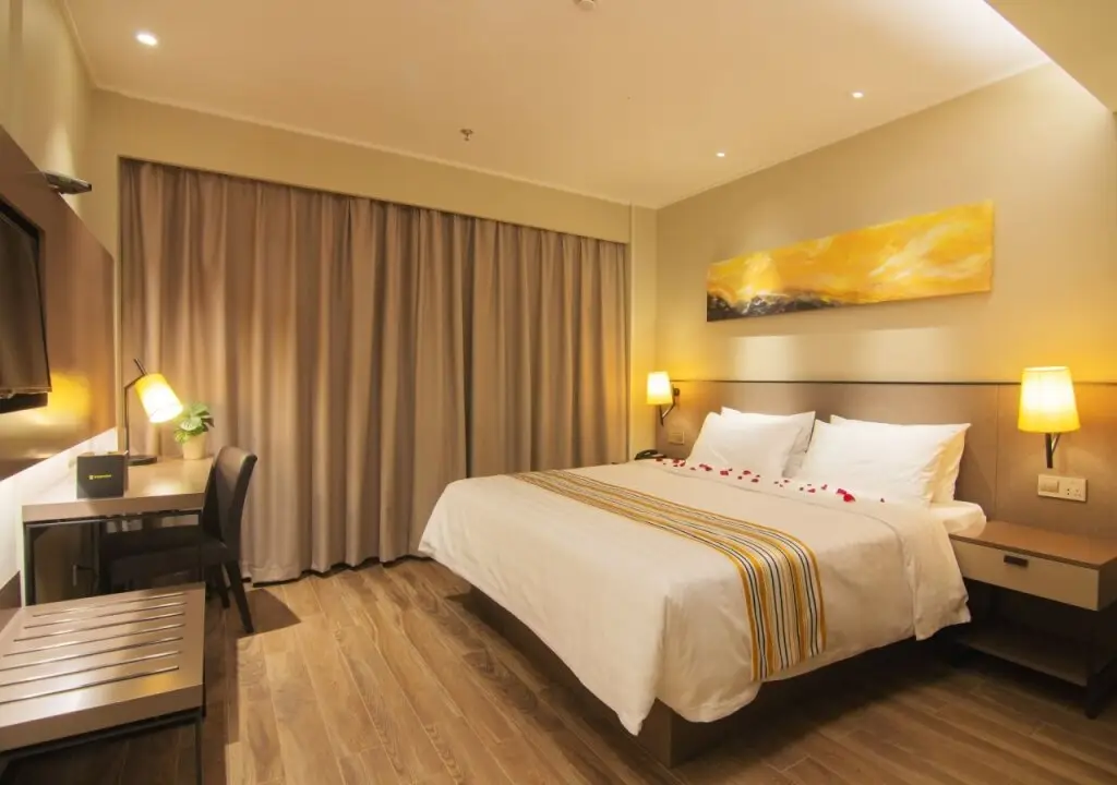 Шанхай: Homeinnplus-Shanghai Yushan Road Yuanshen Sports Center