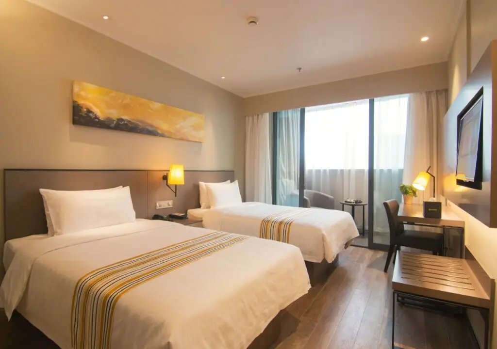 Шанхай: Homeinnplus-Shanghai Yushan Road Yuanshen Sports Center