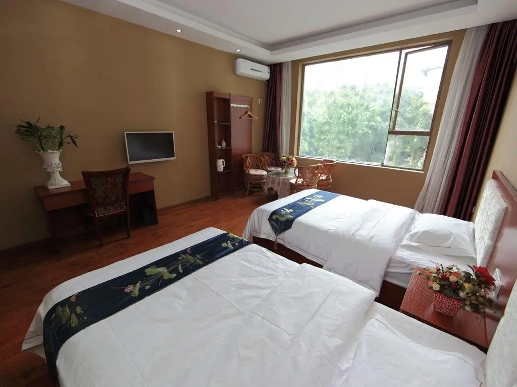 Лешан: Tudou Hotel