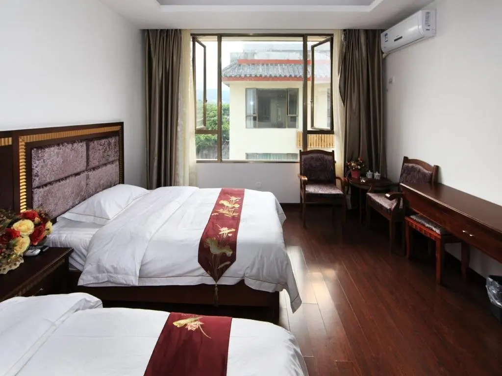 Лешан: Tudou Hotel