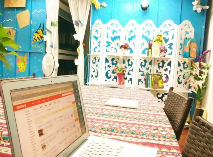 Шэньчжэнь: Tinglan Capsule International Youth Hostel