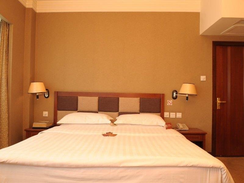 Бенкси: Fujia Hotel