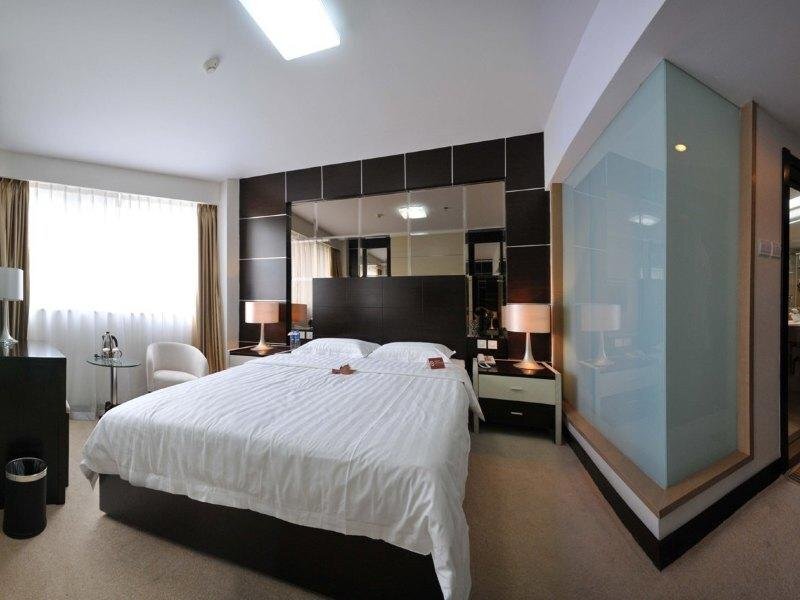 Бенкси: Fujia Hotel