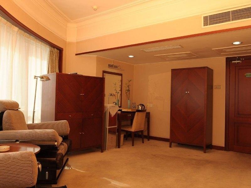 Бенкси: Fujia Hotel
