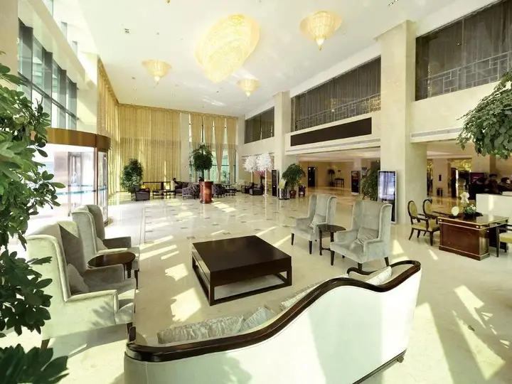 Цзясинь: Garden Hotel