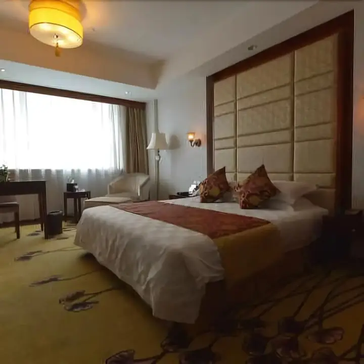 Цзясинь: Garden Hotel