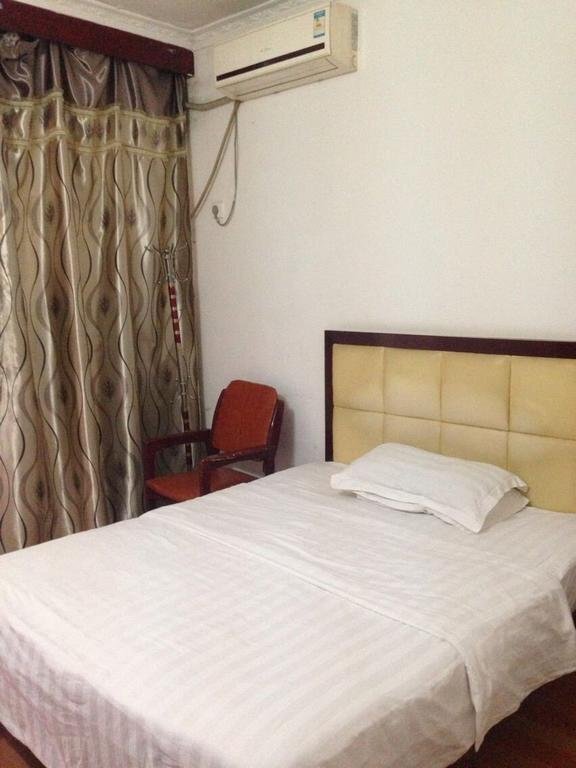 Хэнъян: New Century Hotel