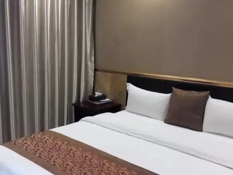 Юньфу: Fulin Business Hotel