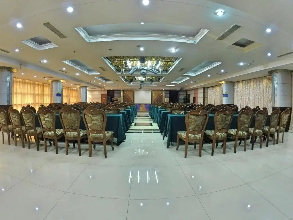 Циньхуандао: Qinhuangdao Xiadu Garden Hotel (People's Square)