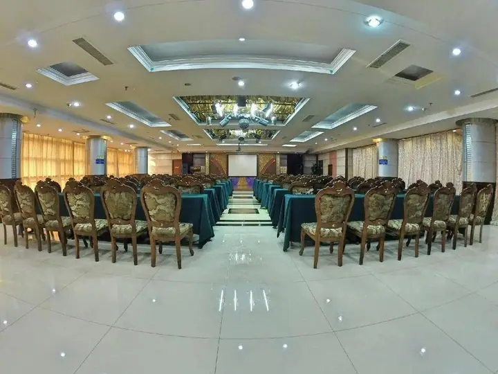 Циньхуандао: Qinhuangdao Xiadu Garden Hotel (People's Square)