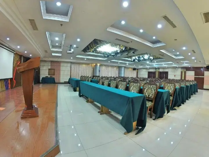 Циньхуандао: Qinhuangdao Xiadu Garden Hotel (People's Square)