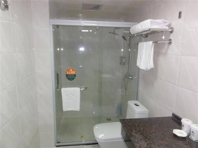 Хэфэй: GreenTree Inn Hefei Baohe District West Wuhu Road Jinzhai Road Express Hotel