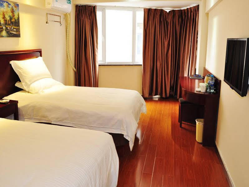 Хэфэй: GreenTree Inn Hefei Baohe District West Wuhu Road Jinzhai Road Express Hotel