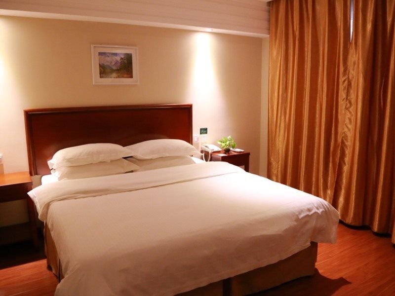 Цзинань: GreenTree Inn ShanDong JiNan East WenHua Road Taishan Technology Mansion Express Hotel