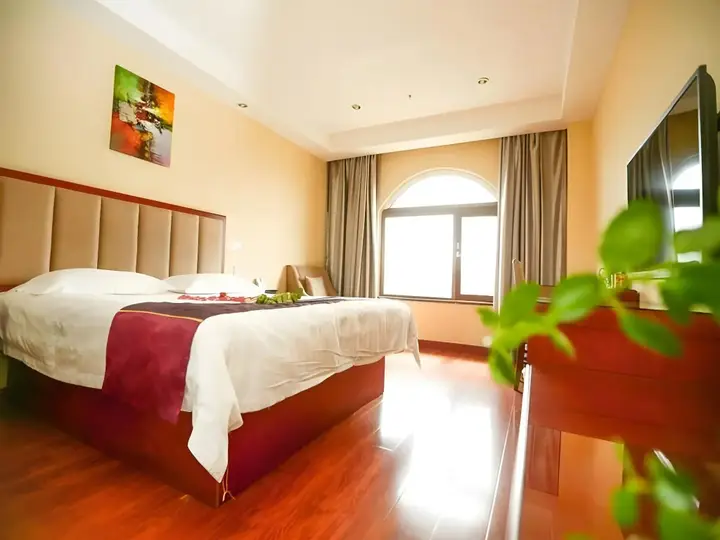 Циндао: GreenTree Inn Shandong Qingdao Wuyishan Road Jiashike Shopping center Business Hotel