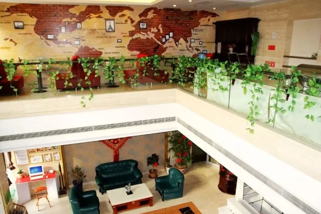 Циндао: GreenTree Inn Shandong Qingdao Wuyishan Road Jiashike Shopping center Business Hotel