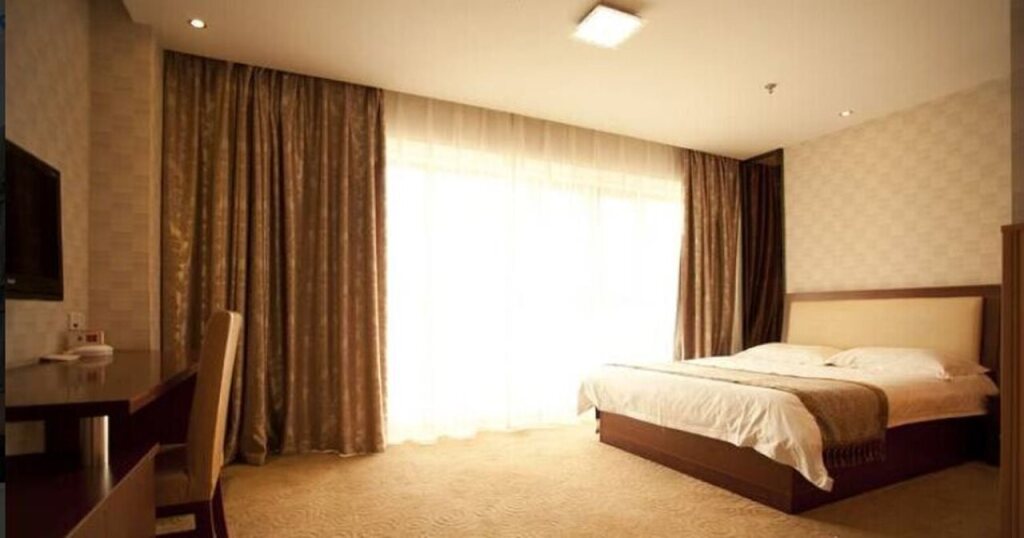 Тайчжоу: GreenTree Inn JiangSu TaiZhou YingChun W) Road Walking Street Express Hotel