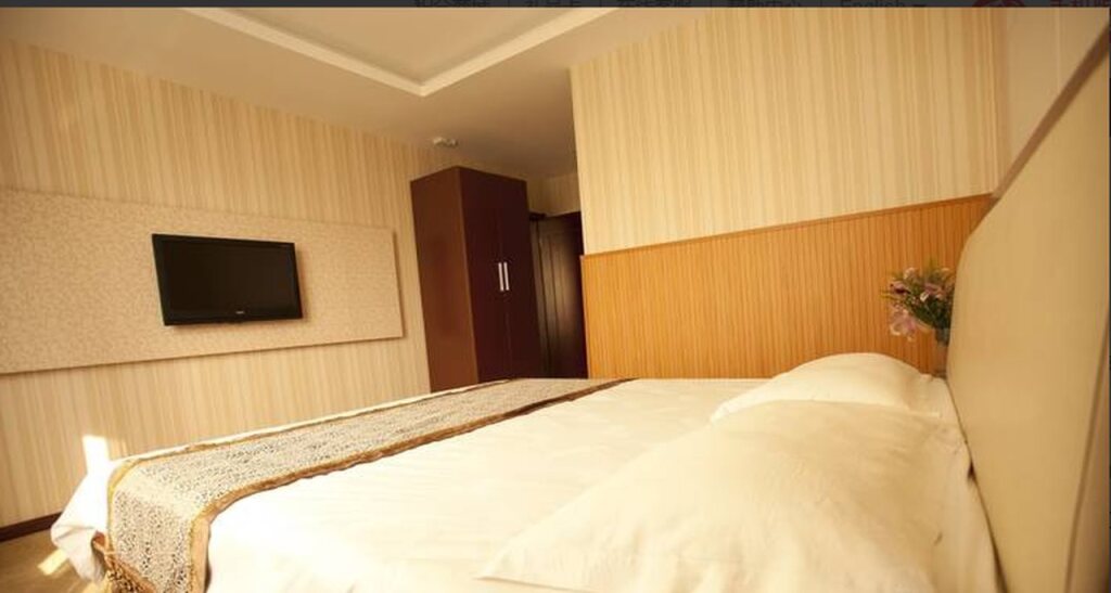 Тайчжоу: GreenTree Inn JiangSu TaiZhou YingChun W) Road Walking Street Express Hotel