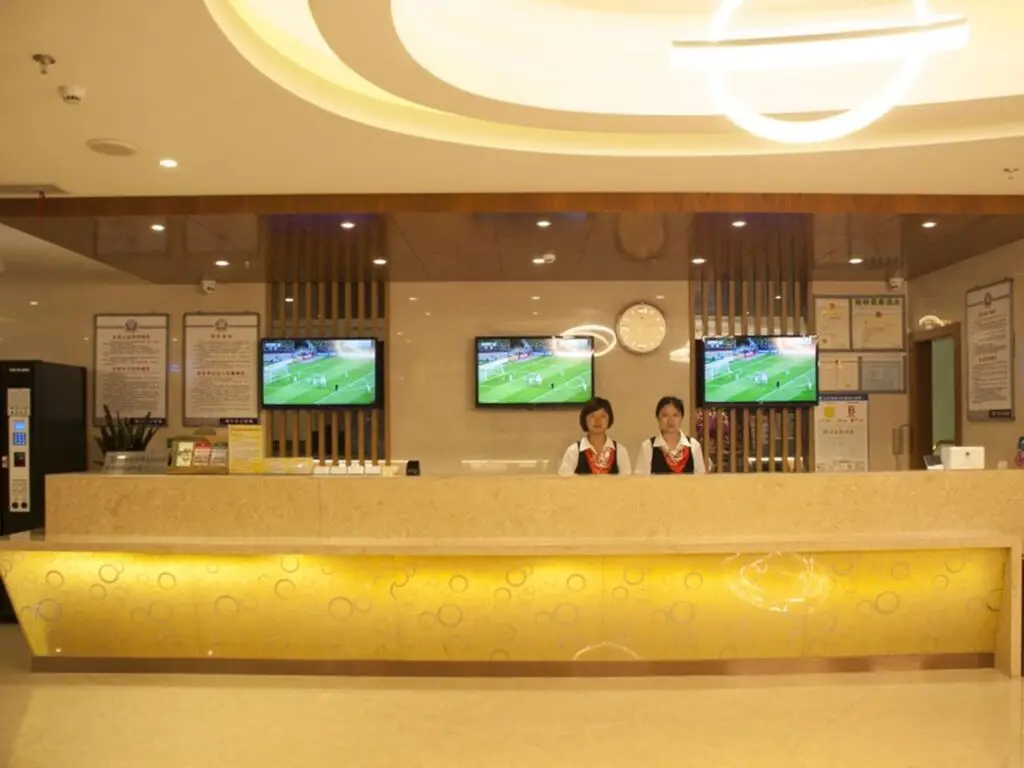 Тайчжоу: GreenTree Inn TaiZhou JingJiang ZhongZhou Road Sunshine International Business Hotel