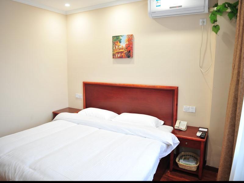 Наньчан: GreenTree Inn ZhanQian (W) Business Hotel