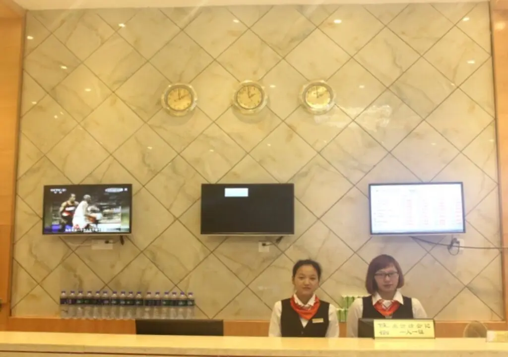 Шэньчжэнь: Greentree Inn Longhua Bus Station Shell Hotel