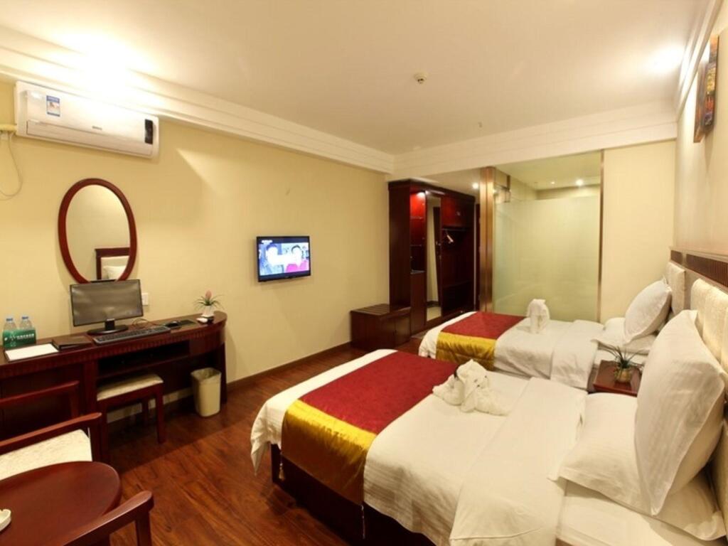 Санья: GreenTree Inn SanYa Jiyang Dist YaLongWan YingBin Ave Hotel