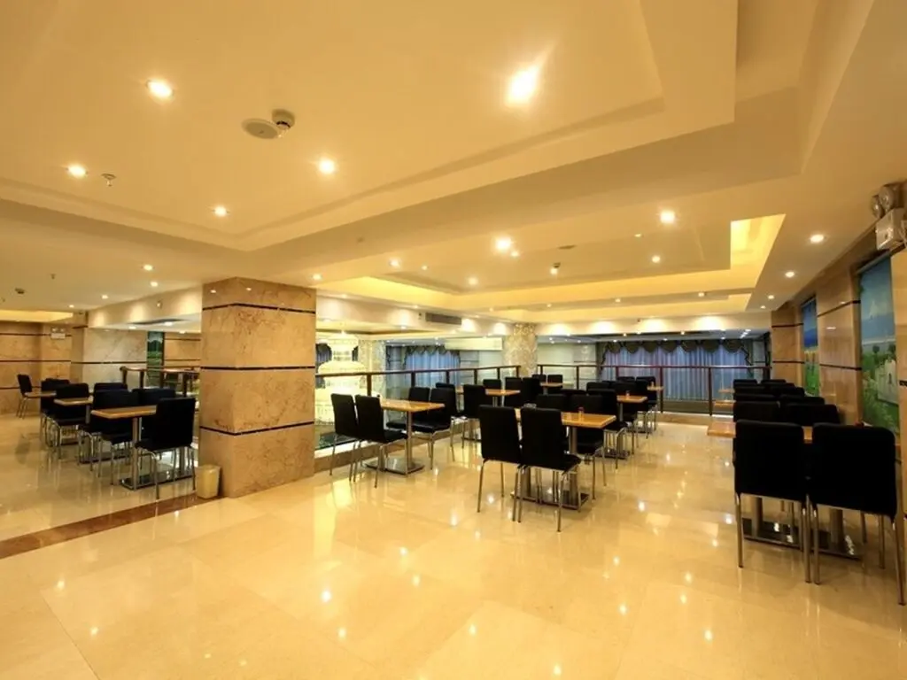 Санья: GreenTree Inn SanYa Jiyang Dist YaLongWan YingBin Ave Hotel