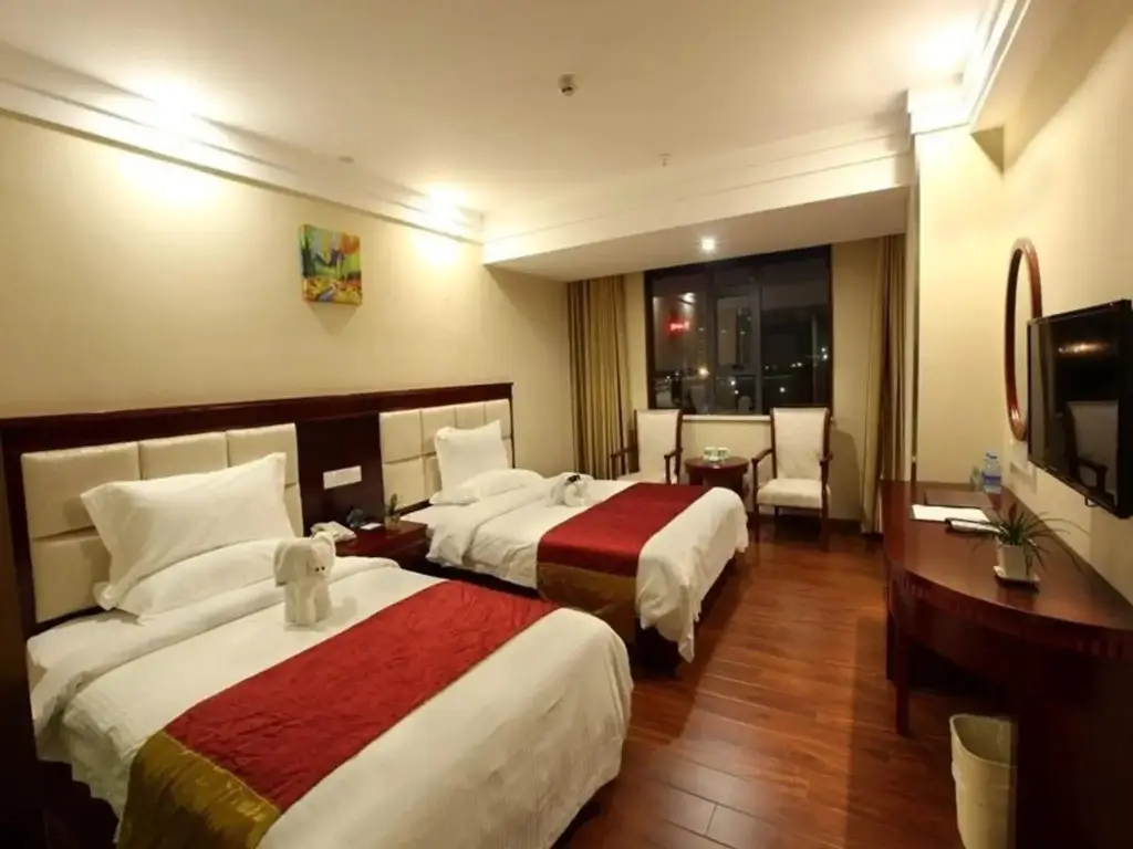 Санья: GreenTree Inn SanYa Jiyang Dist YaLongWan YingBin Ave Hotel