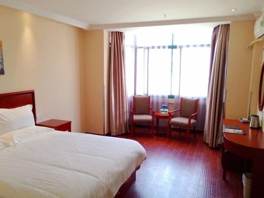 Шанхай: GreenTree Inn Kunshan High Speed Rail Station Hengshan Road Express Hotel