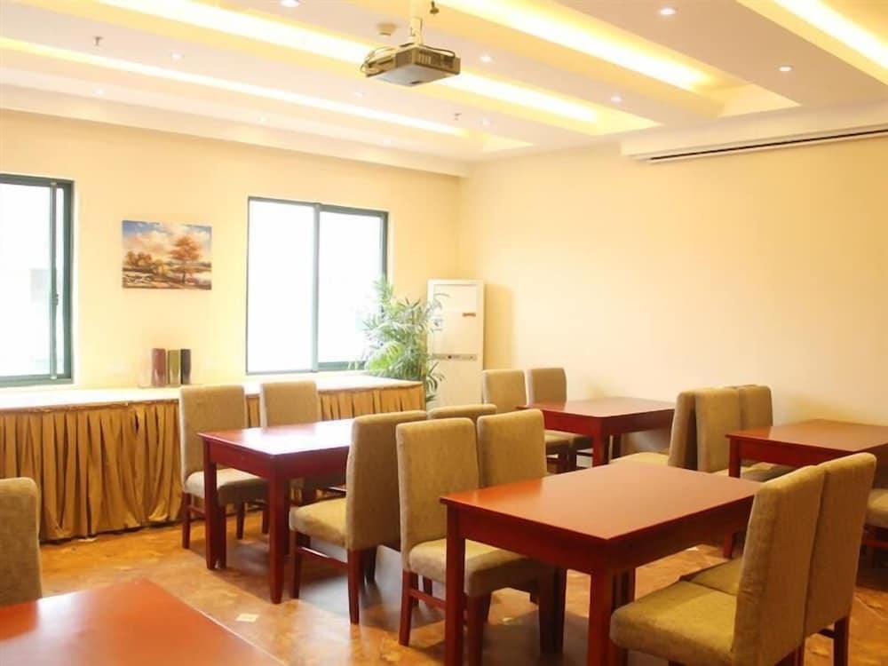 Шанхай: GreenTree Inn Kunshan High Speed Rail Station Hengshan Road Express Hotel