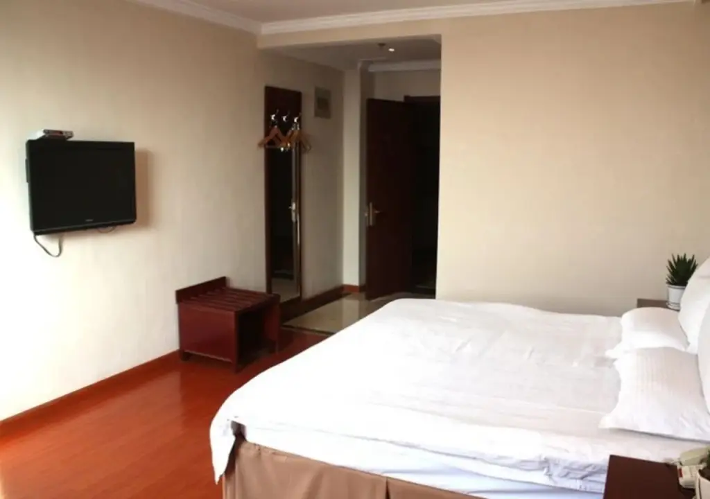 Наньтун: GreenTree Inn Nantong Tongzhou District Pingchao Bus Station Express Hotel