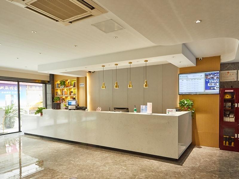 Наньтун: GreenTree Inn Nantong Textile City Bus Station Express Hotel