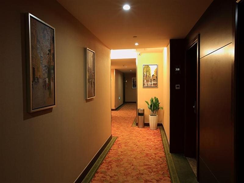 Наньтун: GreenTree Inn Nantong Qidong Middle Heping Road Business Hotel