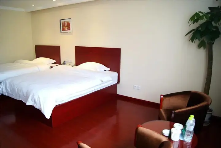 Чжэнчжоу: GreenTree Inn Henan Zhengzhou West Changjang Road Business Hotel