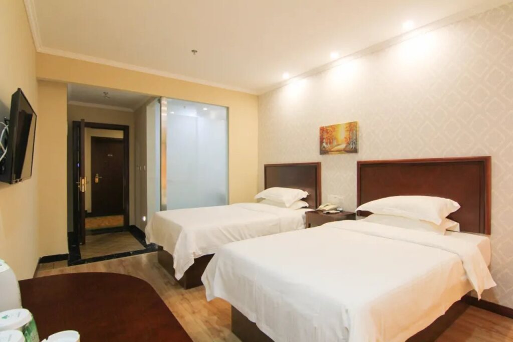 Чжэньцзян: GreenTree Inn JiangSu ZhenJiang DingMao Industrial Park WoDe Square Express Hotel