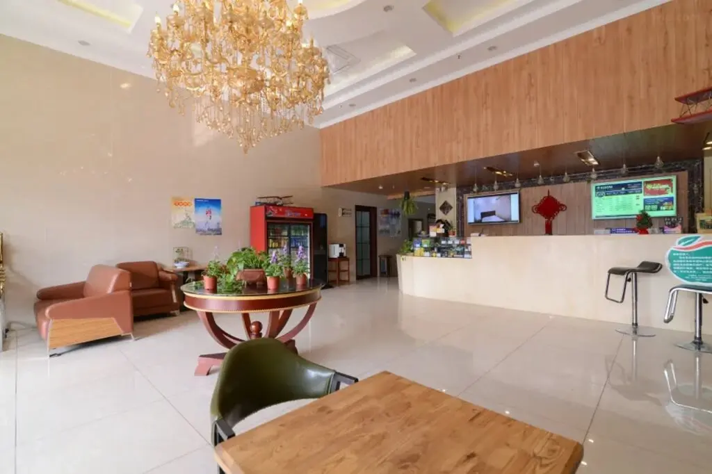 Чжэньцзян: GreenTree Inn JiangSu ZhenJiang DingMao Industrial Park WoDe Square Express Hotel