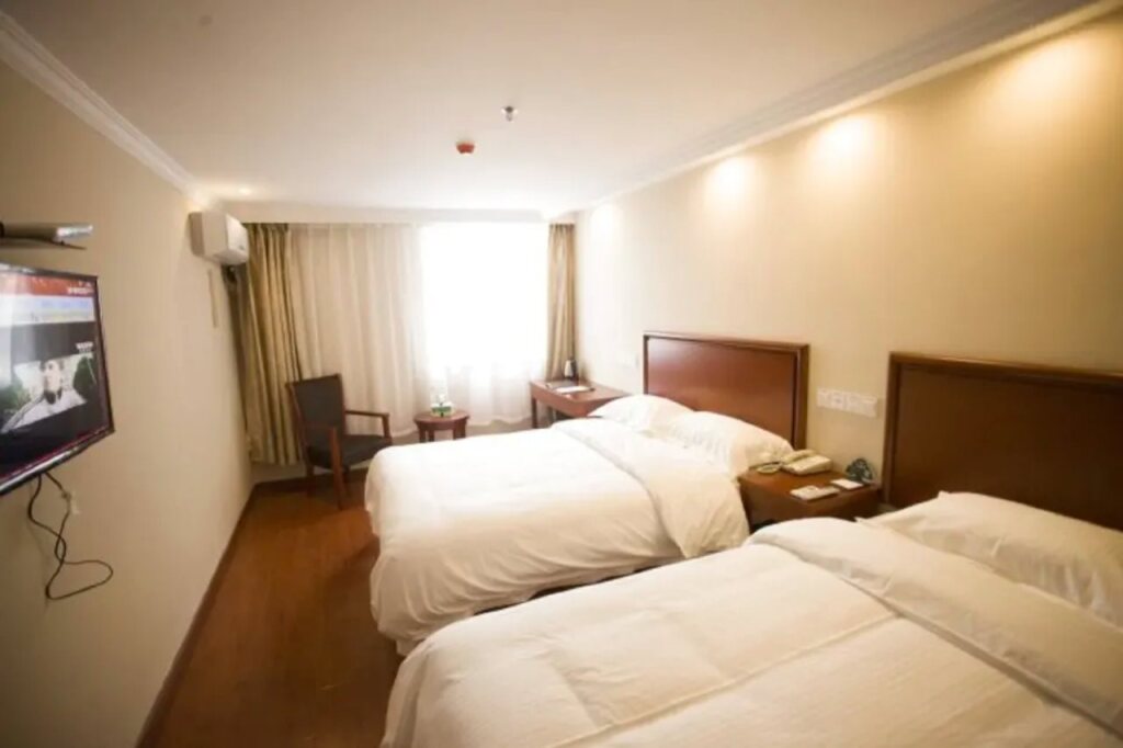 Чжэньцзян: GreenTree Inn JiangSu ZhenJiang DingMao Industrial Park WoDe Square Express Hotel