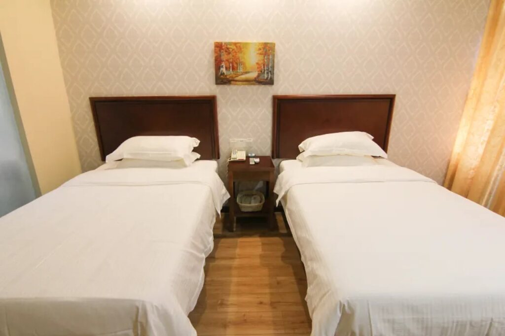 Чжэньцзян: GreenTree Inn JiangSu ZhenJiang DingMao Industrial Park WoDe Square Express Hotel
