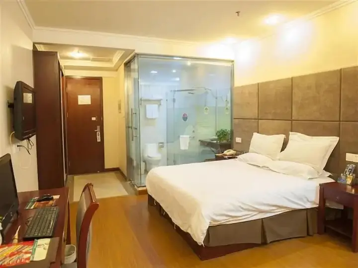 Чанчжоу: GreenTree Inn Changzhou Dinosaur City Qingyang North Road Business Hotel